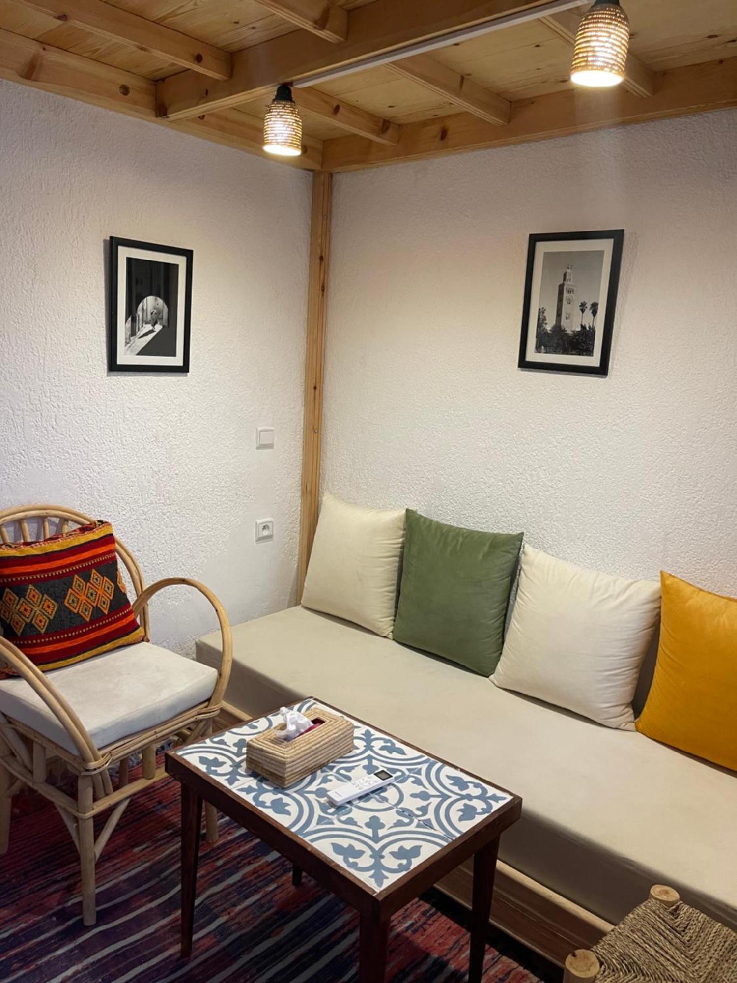 Yu Yu Auberge de jeunesse *